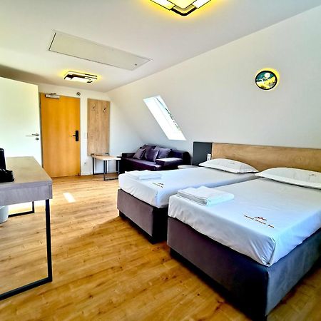 Home Inn Hotel Доргмаген Екстериор снимка