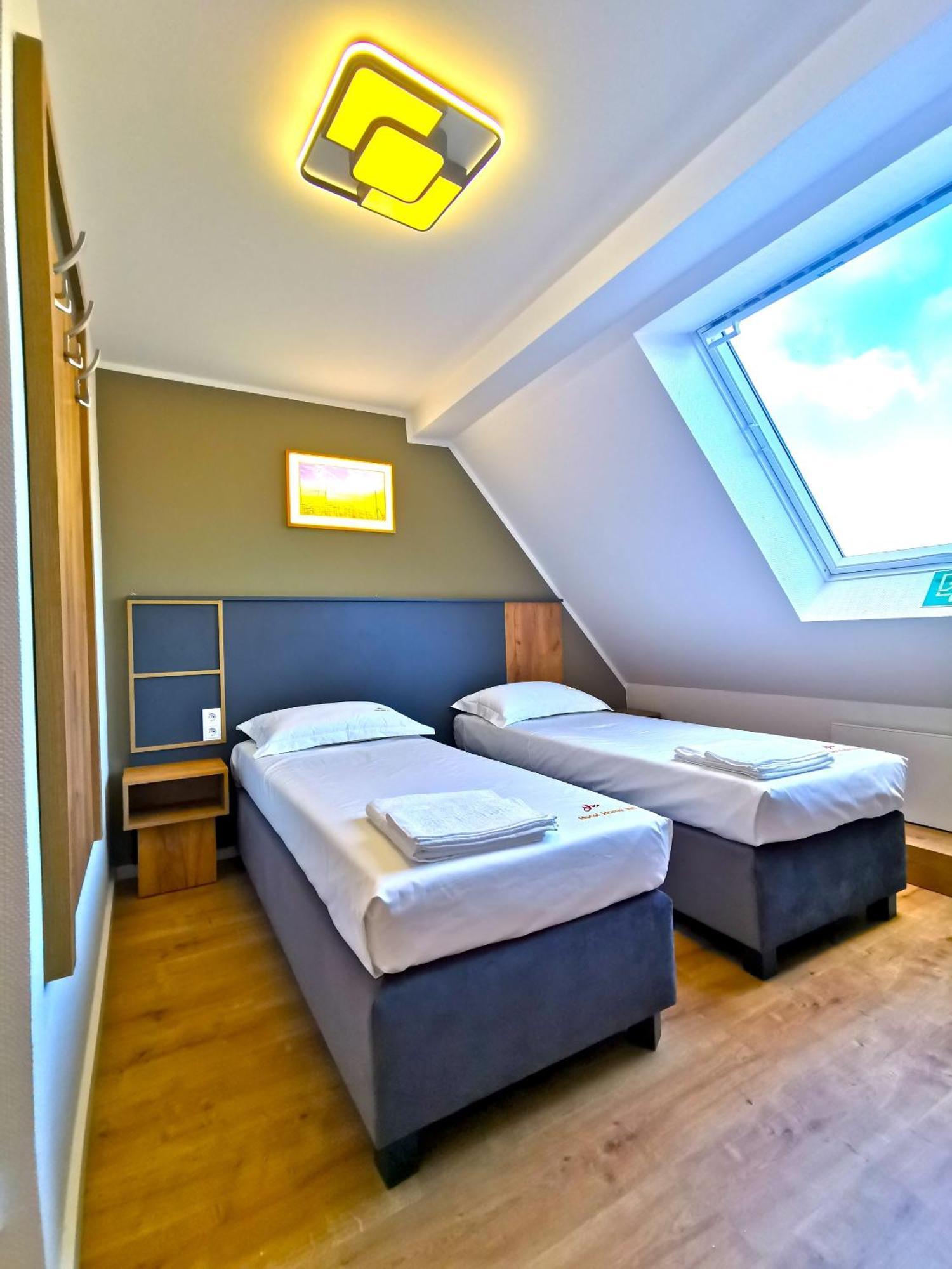 Home Inn Hotel Доргмаген Екстериор снимка