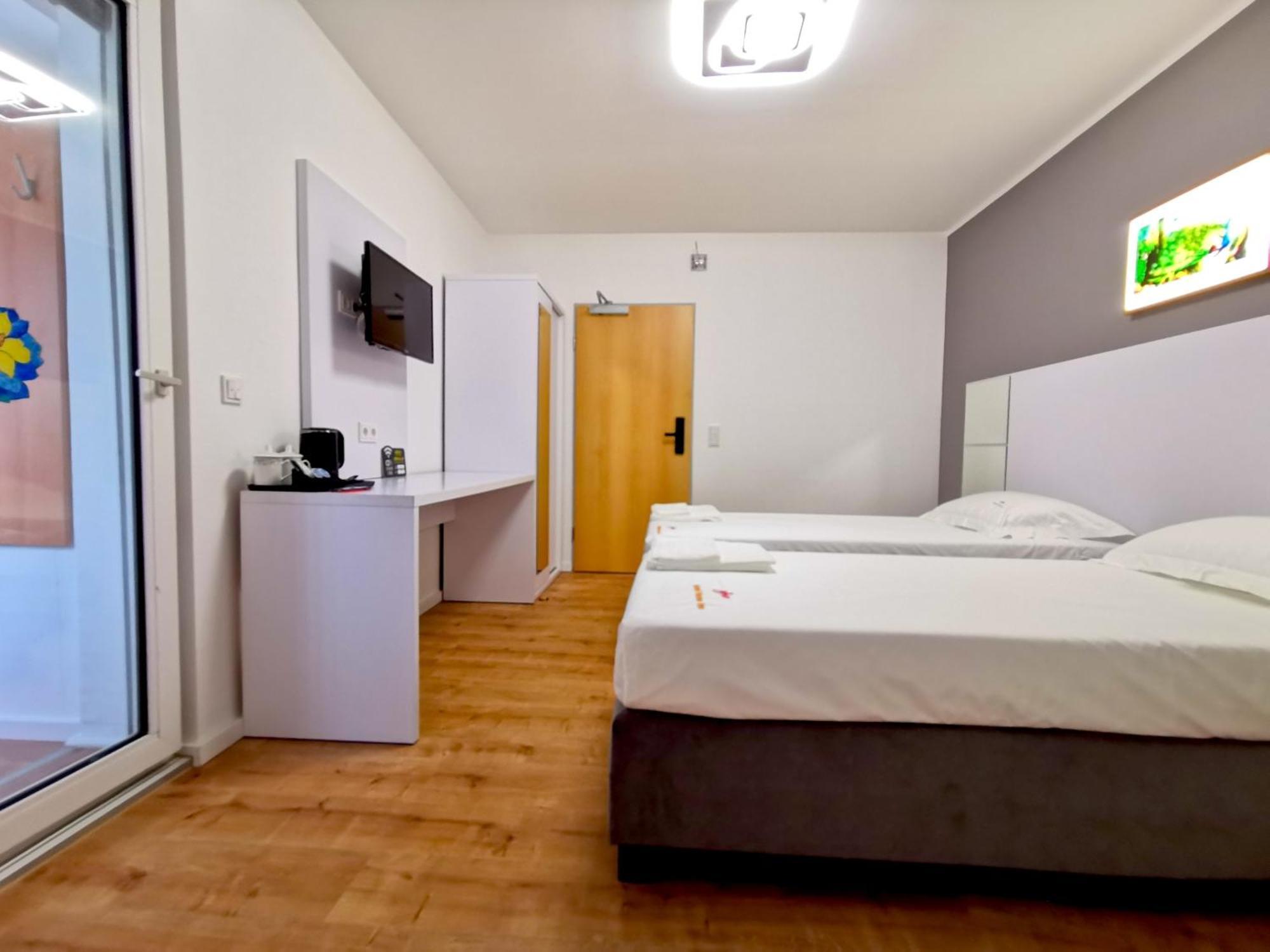 Home Inn Hotel Доргмаген Екстериор снимка