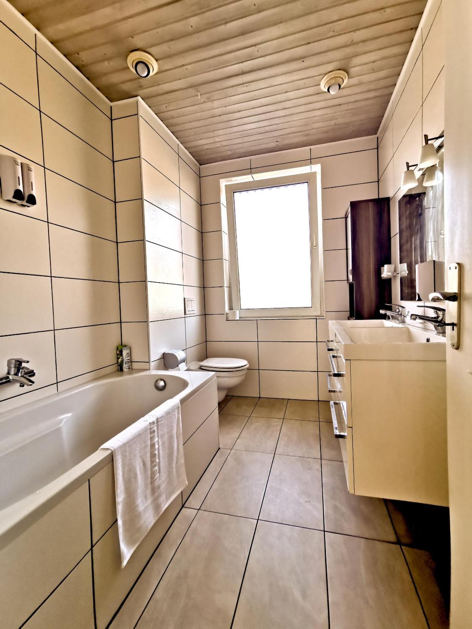 Home Inn Hotel Доргмаген Стая снимка